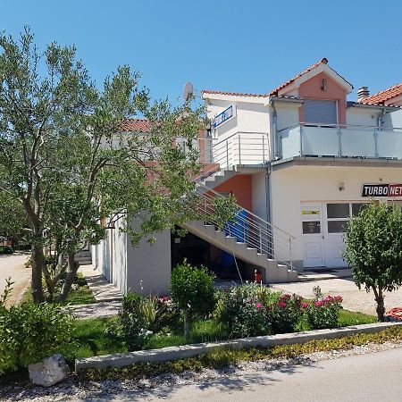 Gabi Rooms & Studio Apartment Lozovac Extérieur photo