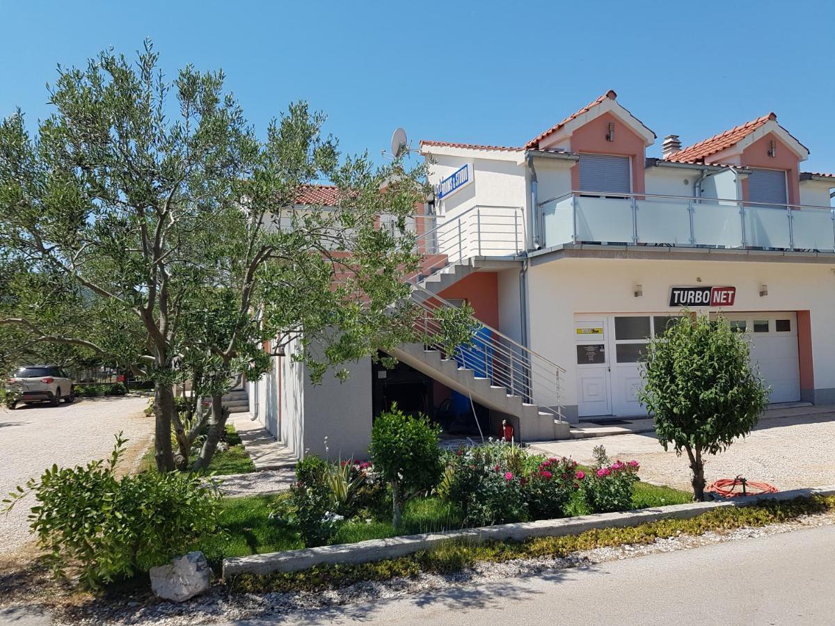 Gabi Rooms & Studio Apartment Lozovac Extérieur photo