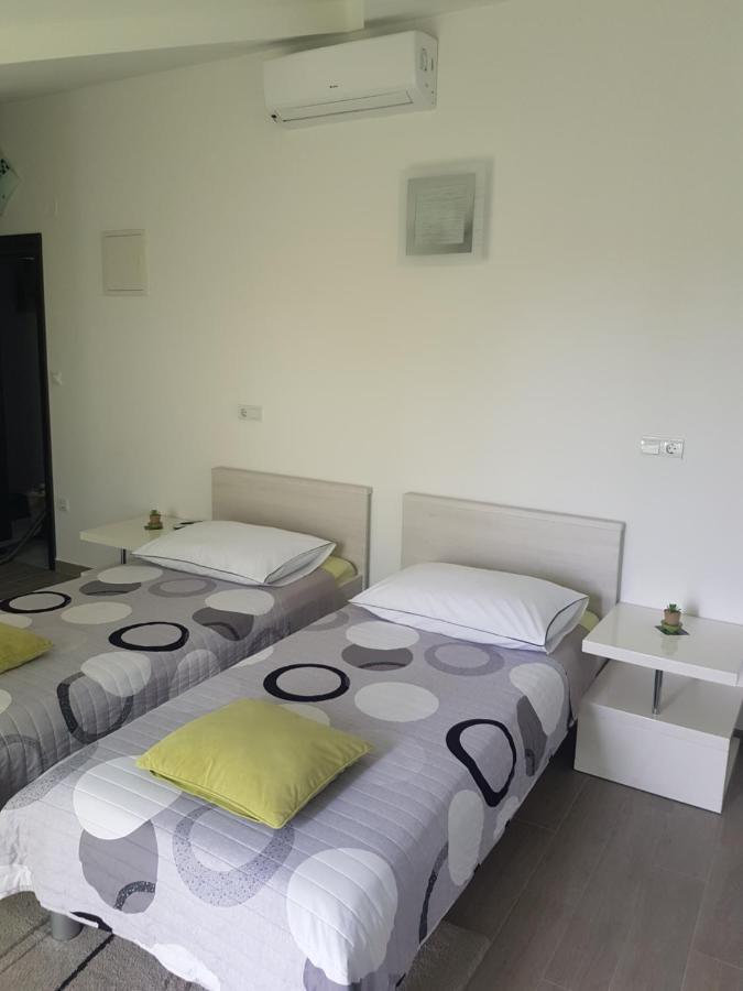 Gabi Rooms & Studio Apartment Lozovac Extérieur photo